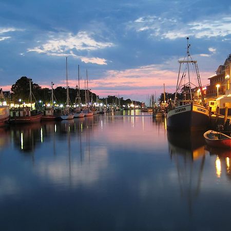 Lotsenhaus/Ostseewelle Rostock Eksteriør billede